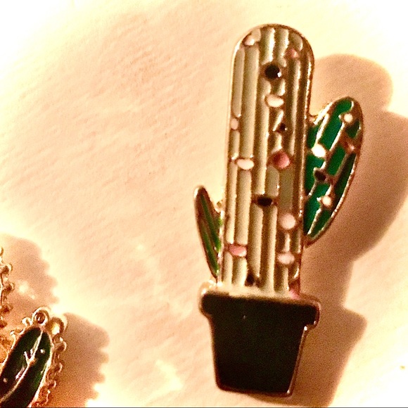 Enamel pins 4pc set. (Plants) - Picture 5 of 8